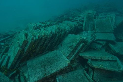 Antičkoi brodolom Molat , odvodno, arheološko nalazište s teretom tegula i imbreksa iz prvog stoljeća